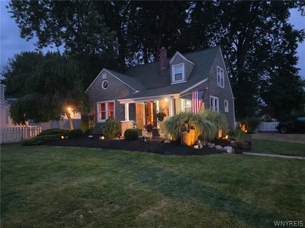 4423 Stratford Ter, Hamburg, NY 14075