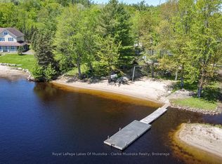 525 Hiawatha Rd, Georgian Bay, ON L0K1S0