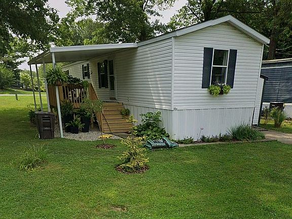 3rd image of 7 Lake Dr