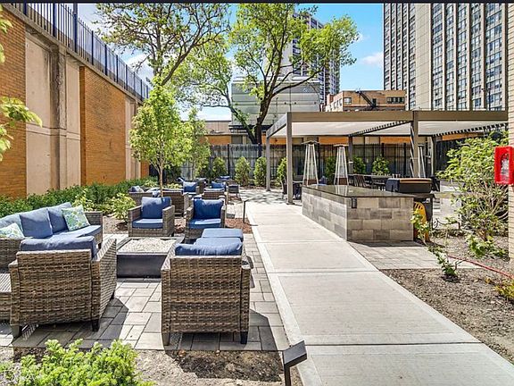 2nd image of 3950 N Lake Shore Dr APT 2118C