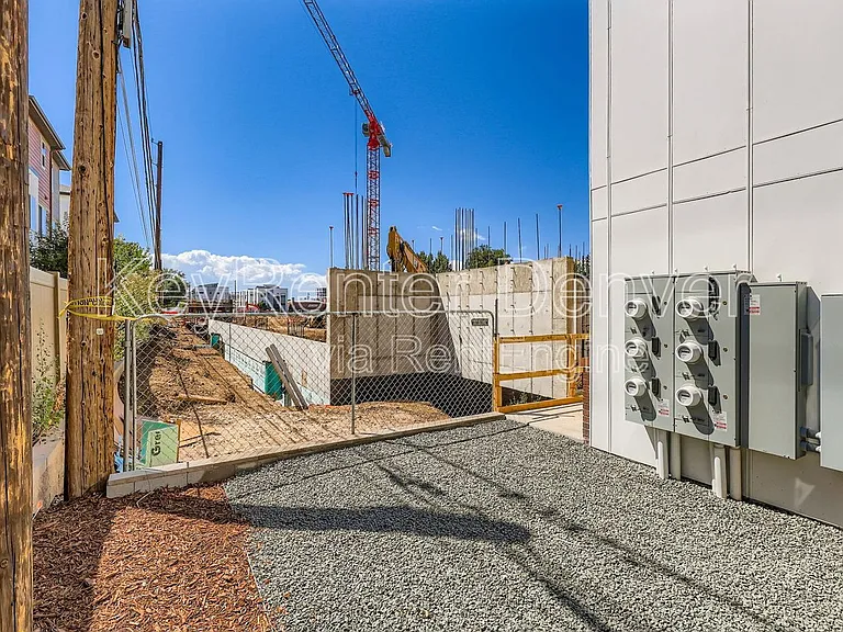 4100 E Warren Ave #5 — Photo 24