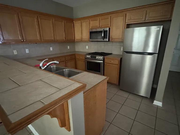 10022 Petersburg Dr — Photo 20