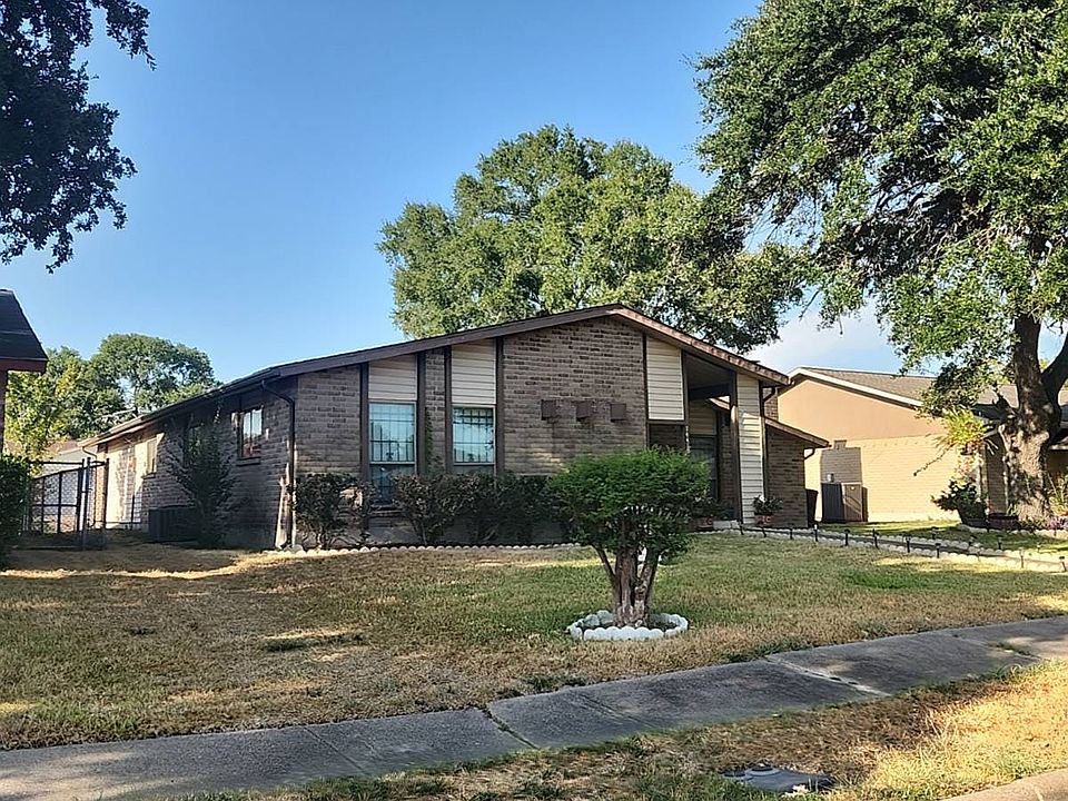 2nd image of 14415 Lorne Dr