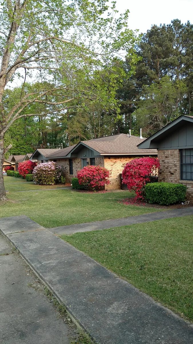 Building Photo - 120 Debra Ln #120