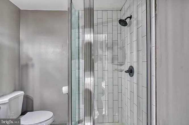 1511 W Lombard St — Photo 21