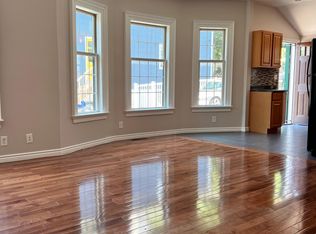 265 Palmer Rd, Yonkers, NY 10701