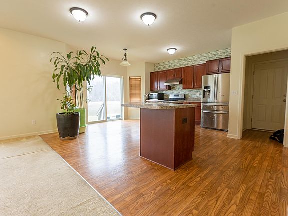 5th image of 150 York Bay Trl