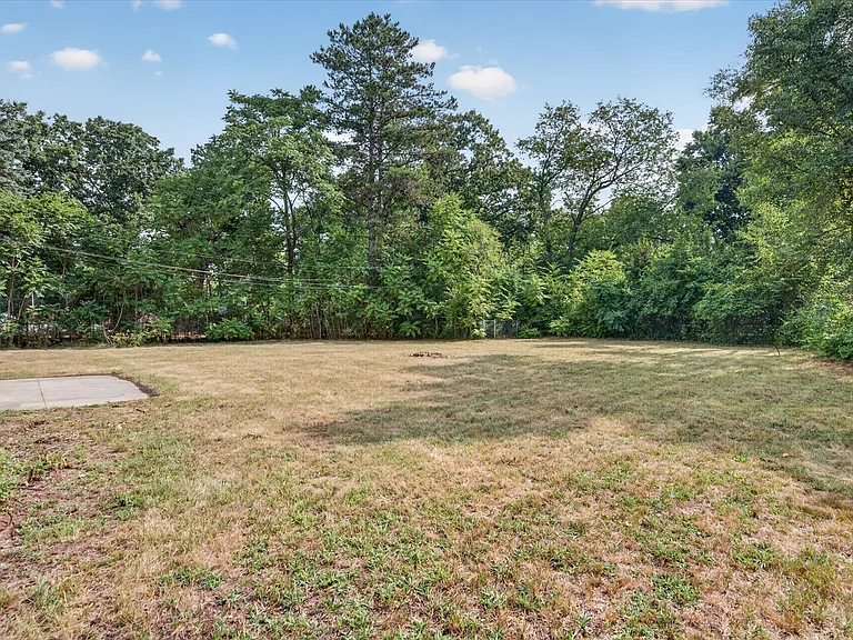 21150 Avon Ln — Photo 40