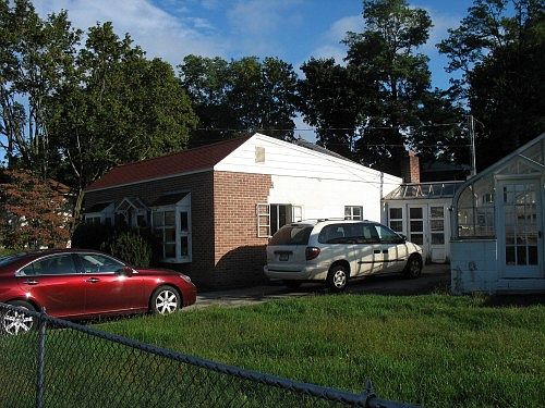 2nd image of 43 S Old Post Rd