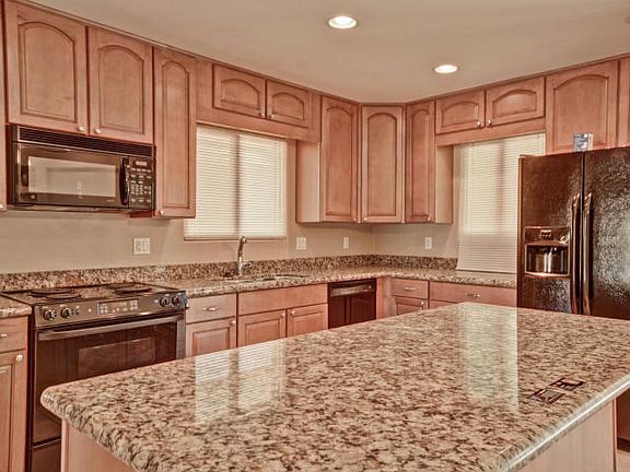 4th image of 40420 N 65th Pl