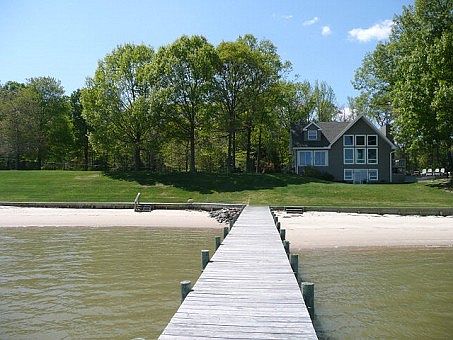 2nd image of 1200 Boaters Way
