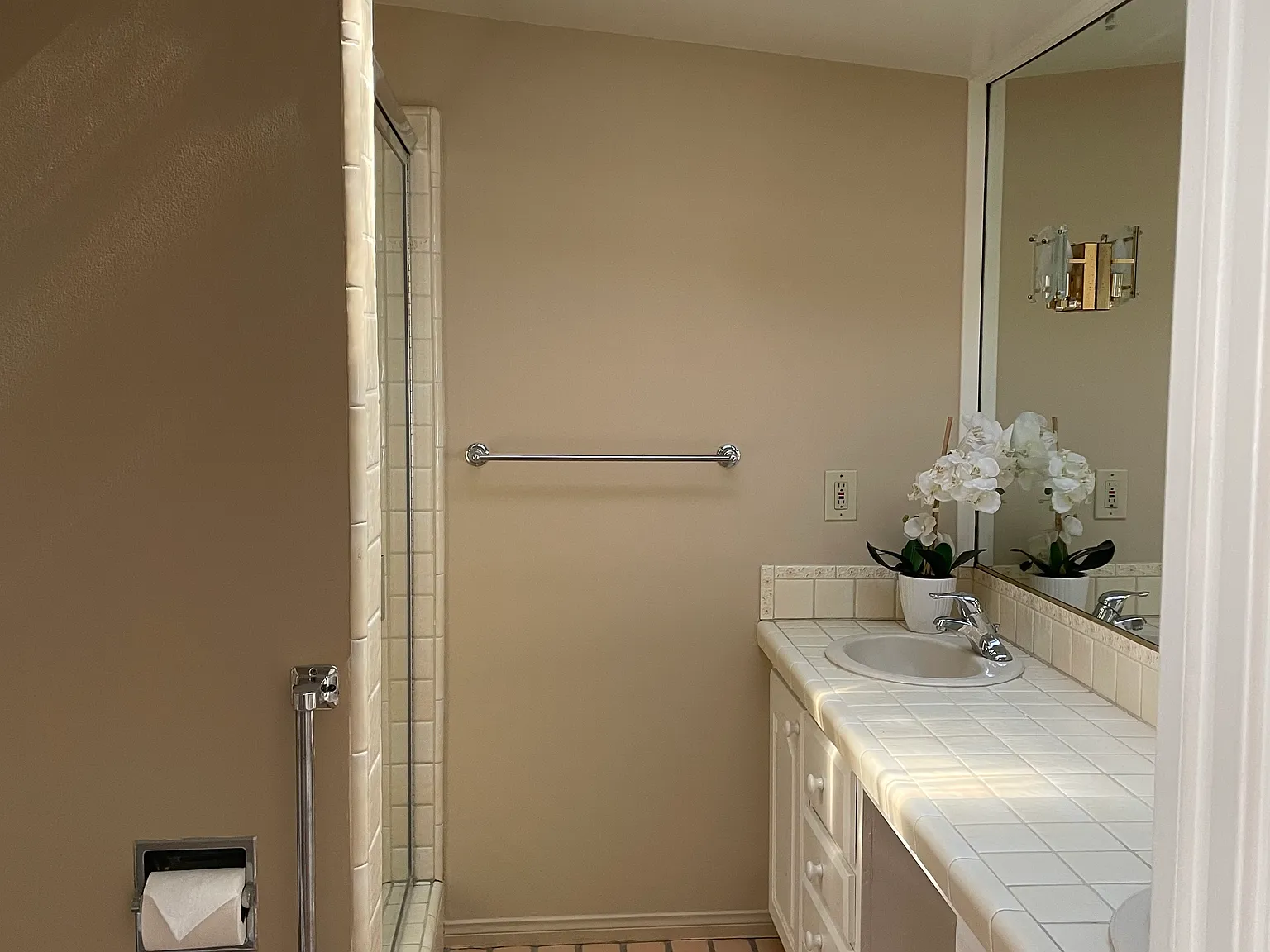 3 bed, 12000 sqft, $1,650 — Photo 4