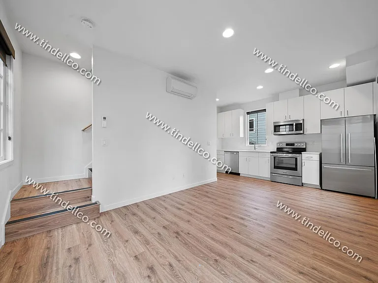1106-1110 SE Lincoln St — Photo 11