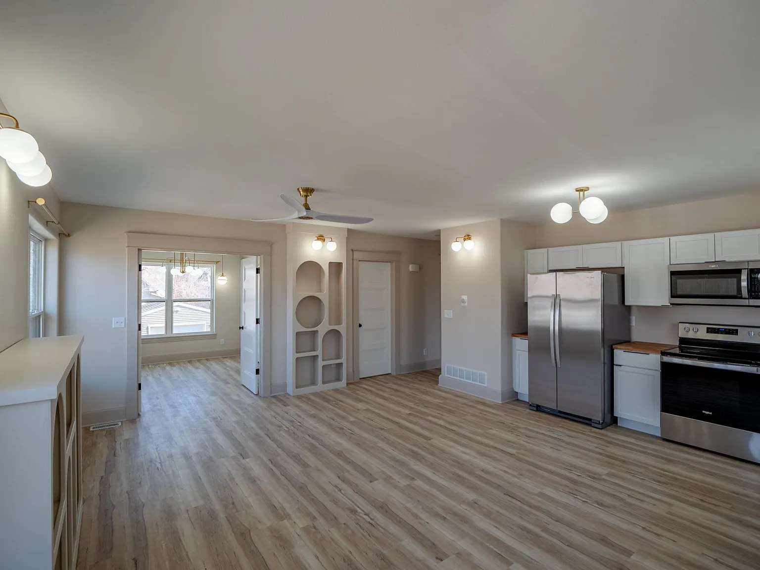 3 bed, 995 sqft, $1,895 — Photo 4