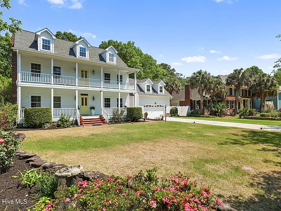 2nd image of 1422 Bexley Drive