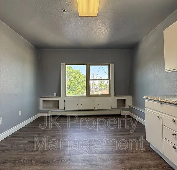 809 15th St #301 — Photo 4