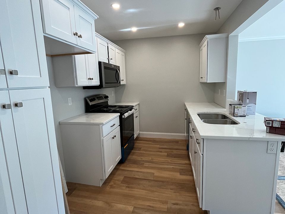 Kitchen with quartz counters