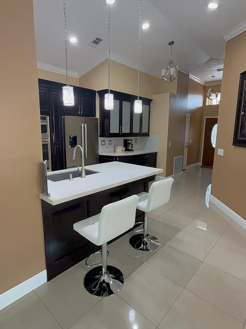 3 bed, 1180 sqft, $2,950 — Photo 4