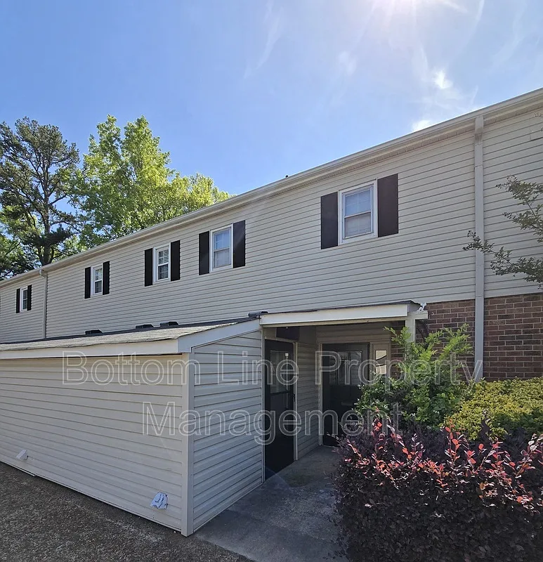 2 bed, 2.5 bath, 1173 sqft, $1,620 — Photo 1