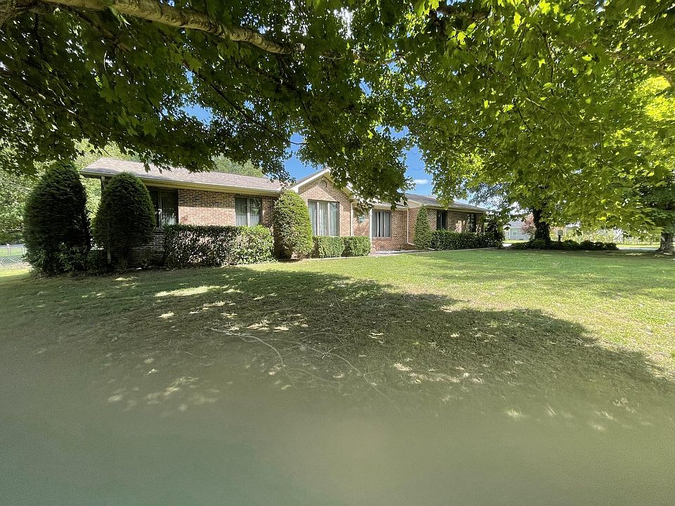 2nd image of 780 Pomroy Rd