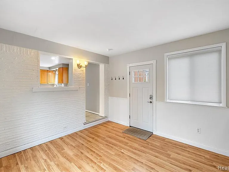 16996 Marguerite St — Photo 17