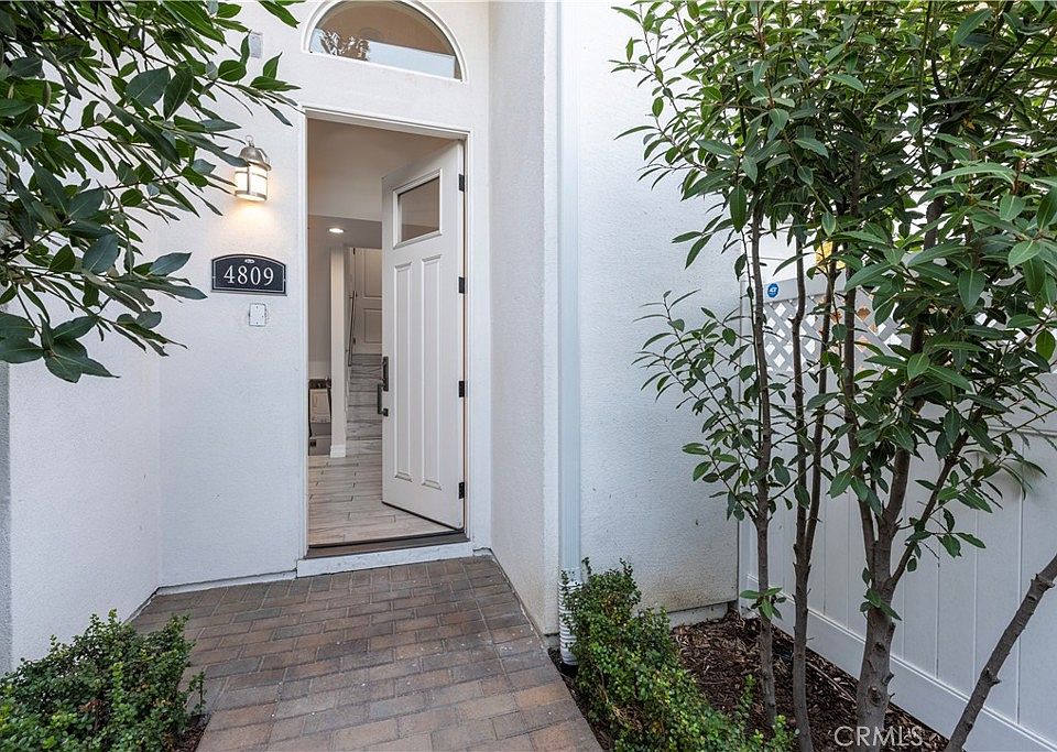 1st image of 4809 Gentry Ave