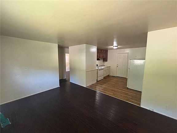 4th image of 4127 Jackson Ave