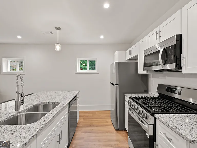 636 Francis Pl NW #B — Photo 16