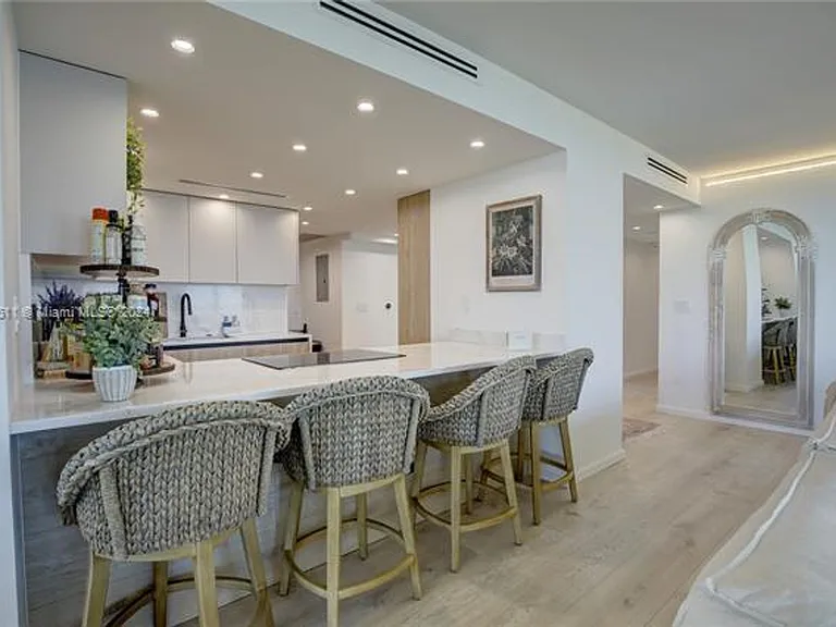 1121 Crandon Blvd #D1201 — Photo 10