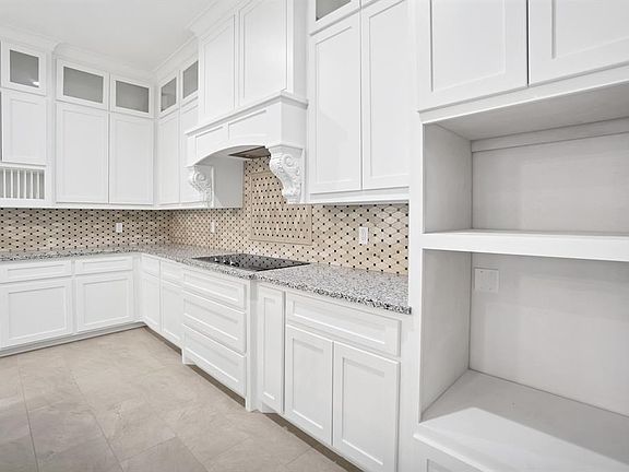 3rd image of 424 Nicole Dr
