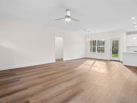 5th image of 1112 Blue Marlin Dr NE