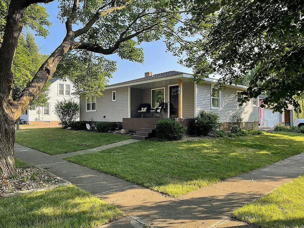 208 State St photo 1