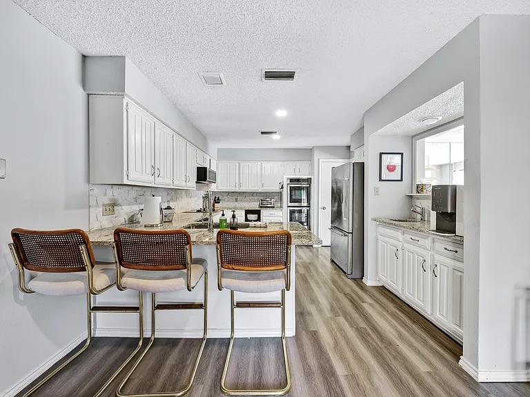 1522 Springtree Cir — Photo 9