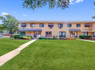 982 N Wheeling Rd, Mount Prospect, IL 60056