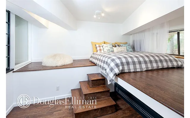 Sold by Douglas Elliman | media 18