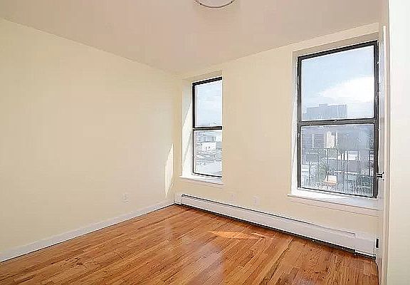 3rd image of 1063 Pacific St APT 1B