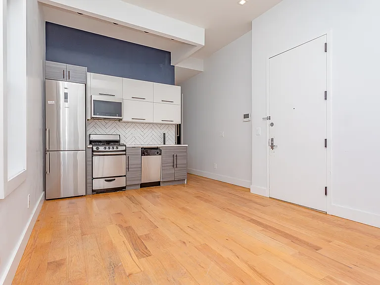 50 Starr St #2P — Photo 5