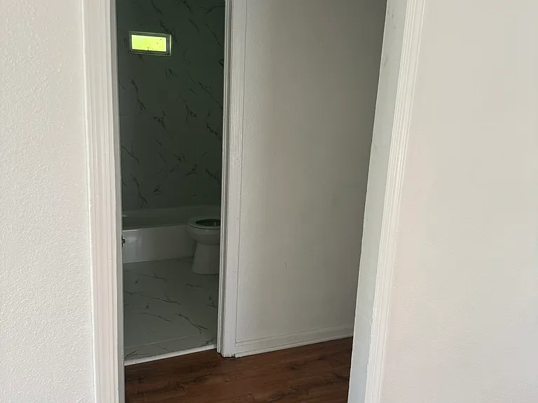 3927 Jackson Ave — Photo 6