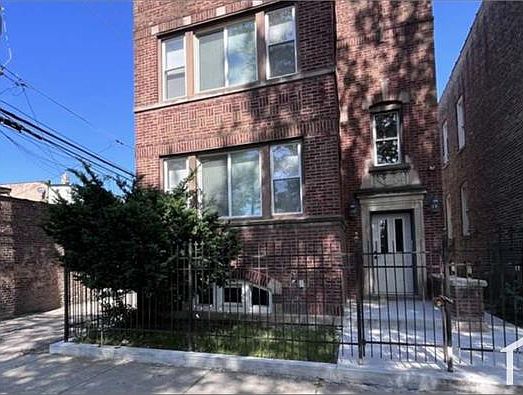 3rd image of 5515 S Winchester Ave #2