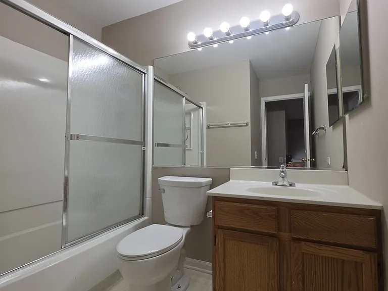 407 Spaulding Rd #407 — Photo 2