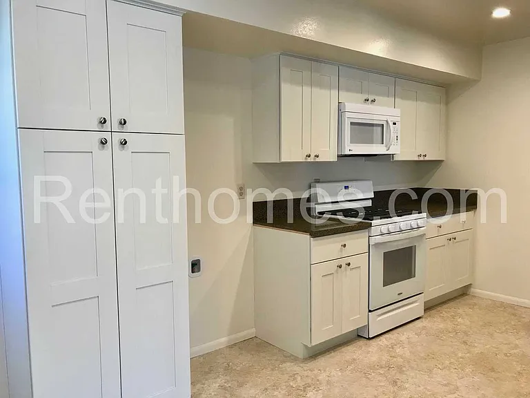 4931 Sky St — Photo 6