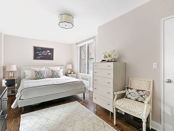 5th image of 30 E 9th St APT 3BB