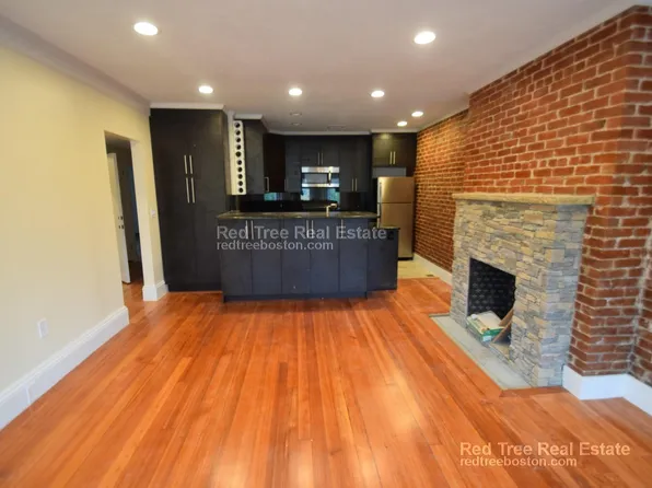 1616 Beacon St, Brookline, MA