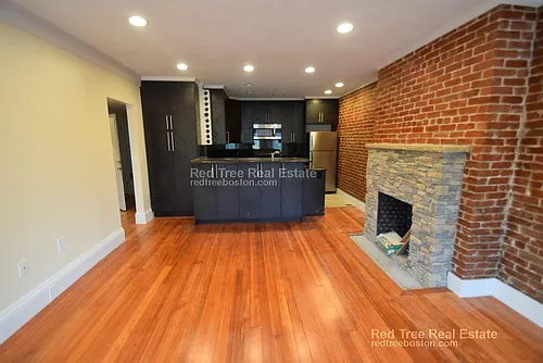 1616 Beacon St #5B Photo 1