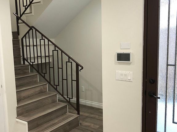 4th image of 223 W Linden Ave #101
