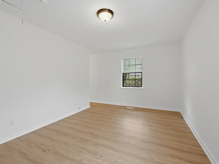 817 Wyldewood Rd — Photo 21