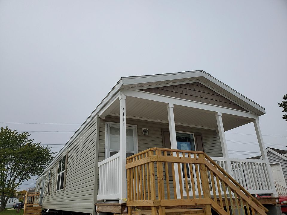 2nd image of 38000 Le Chateau Blvd #606