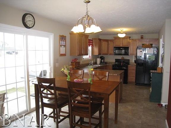 4th image of 2816 Breezewood Blvd