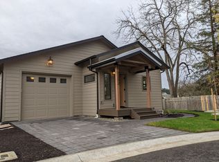 2202 Four Oaks Grange Rd, Eugene, OR 97405