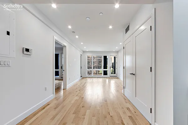 Rented by Sotheby's International Realty | media 10